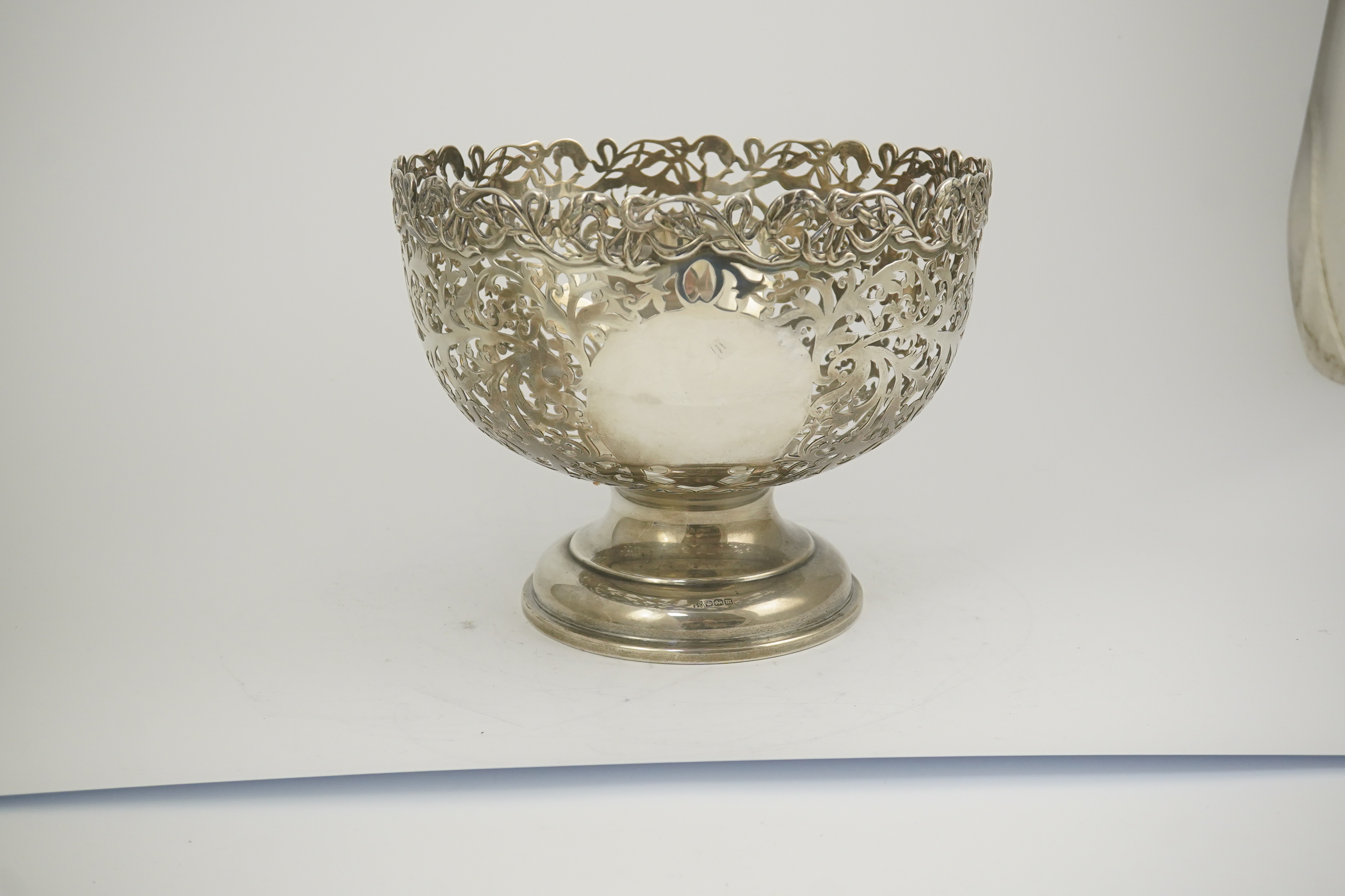 A large Edwardian pierced silver circular bowl, by James Deakin & Sons Ltd